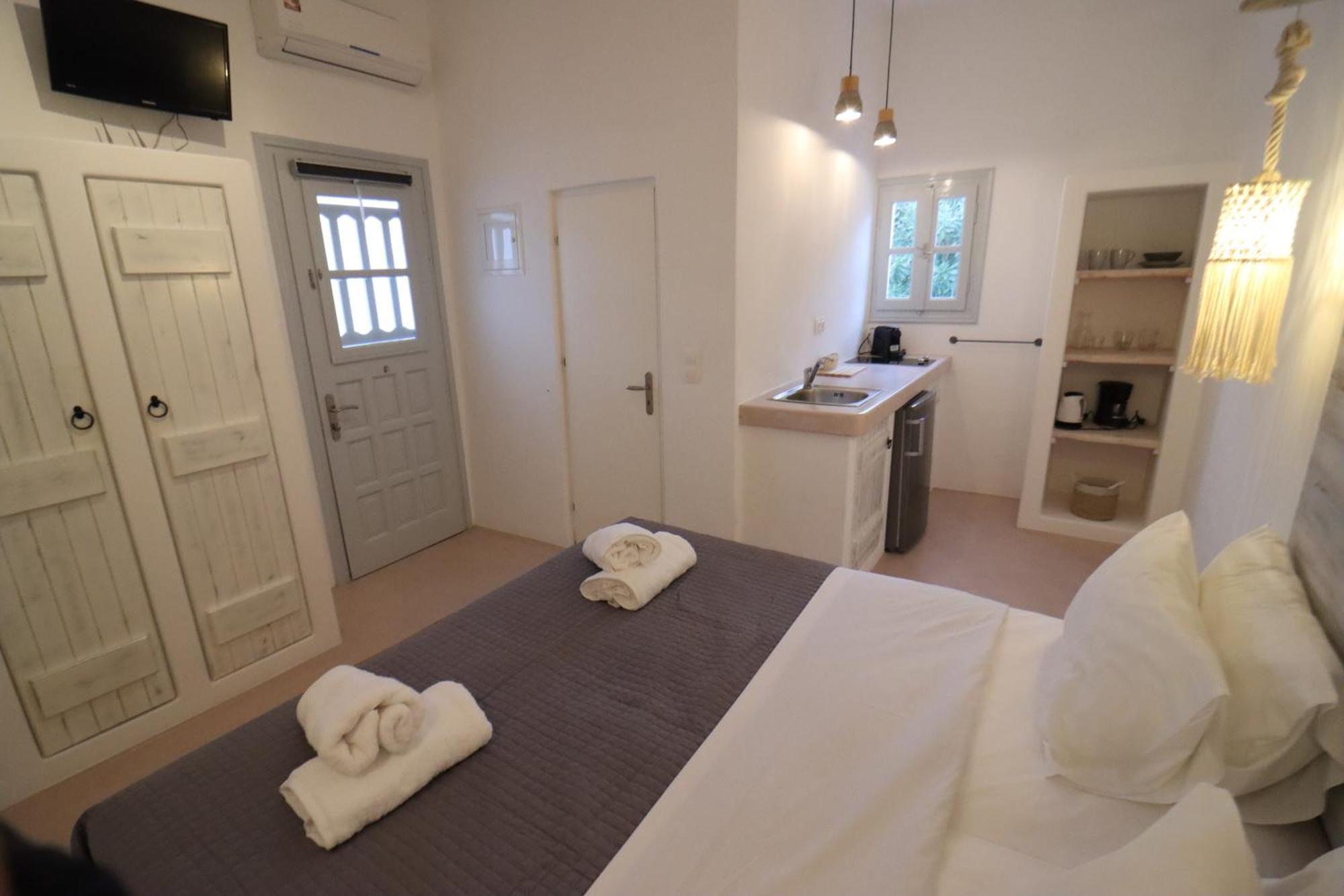 Flisvos Beach Studios Naxos City Εξωτερικό φωτογραφία